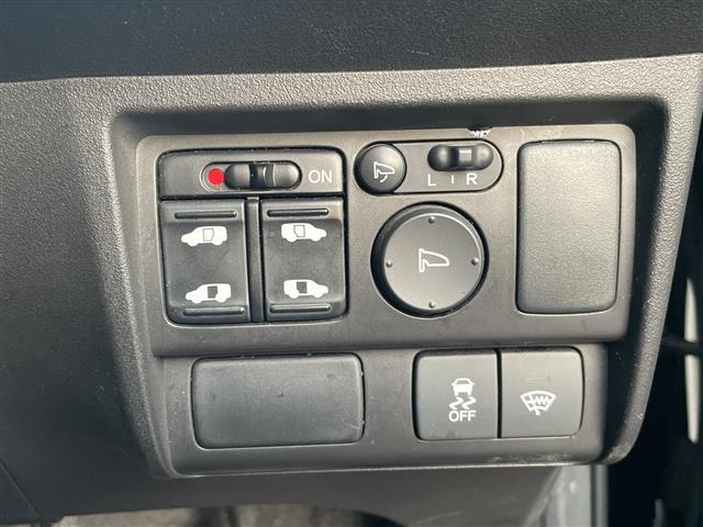 フリード G プレミアムエディション 4WD 社外SDナビ フルセグ/CD/DVD/BT/ラジオ バックカメラ 両側パワースライドドア クルーズコントロール ステアリングスイッチ ワイパーデアイザー ETC スマートキー(8枚目)