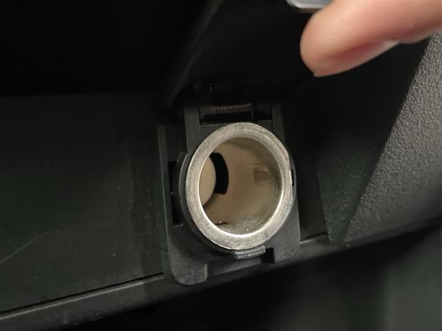 フリード G プレミアムエディション 4WD 社外SDナビ フルセグ/CD/DVD/BT/ラジオ バックカメラ 両側パワースライドドア クルーズコントロール ステアリングスイッチ ワイパーデアイザー ETC スマートキー(20枚目)