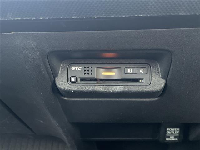 フリード G プレミアムエディション 4WD 社外SDナビ フルセグ/CD/DVD/BT/ラジオ バックカメラ 両側パワースライドドア クルーズコントロール ステアリングスイッチ ワイパーデアイザー ETC スマートキー(21枚目)