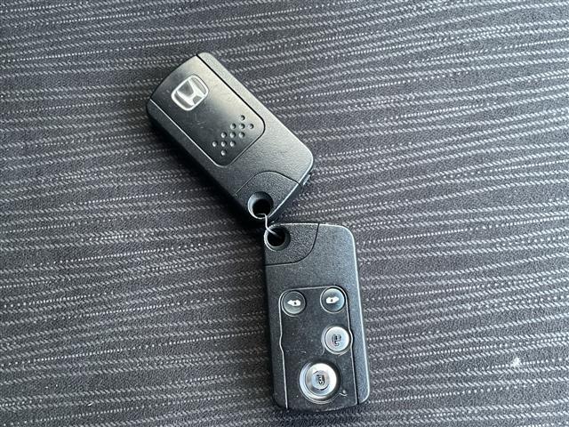 フリード G プレミアムエディション 4WD 社外SDナビ フルセグ/CD/DVD/BT/ラジオ バックカメラ 両側パワースライドドア クルーズコントロール ステアリングスイッチ ワイパーデアイザー ETC スマートキー(22枚目)