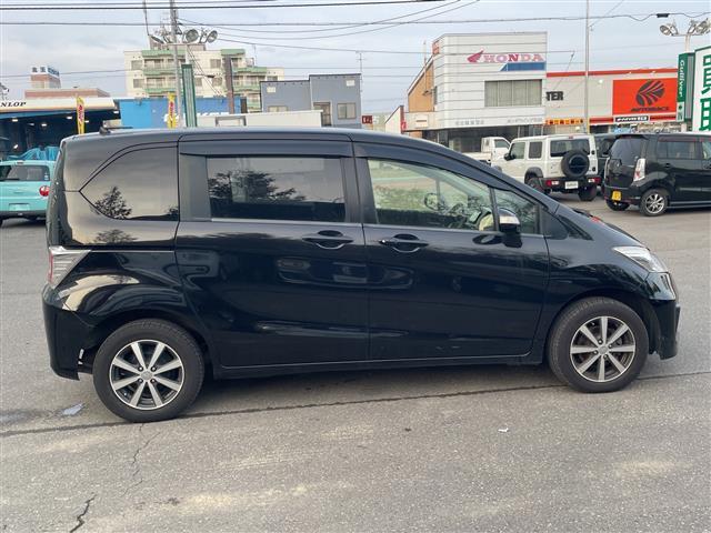 フリード G プレミアムエディション 4WD 社外SDナビ フルセグ/CD/DVD/BT/ラジオ バックカメラ 両側パワースライドドア クルーズコントロール ステアリングスイッチ ワイパーデアイザー ETC スマートキー(33枚目)