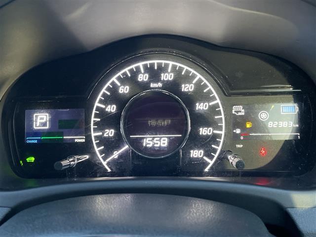 ノート ｅ－パワー　Ｂ　ＦＯＵＲ　４ＷＤ　社外オーディオ　ＣＤ／ＡＵＸ／ラジオ　デジタルインナーミラー　エマージェンシーブレーキ　レーンキープアシスト　オートマチックハイビーム　プッシュスタート　スマートキー　フロアマット（6枚目）