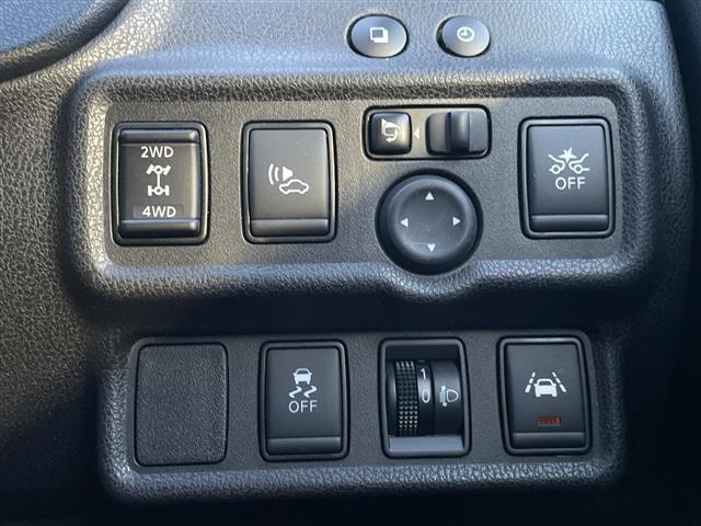 ノート ｅ－パワー　Ｂ　ＦＯＵＲ　４ＷＤ　社外オーディオ　ＣＤ／ＡＵＸ／ラジオ　デジタルインナーミラー　エマージェンシーブレーキ　レーンキープアシスト　オートマチックハイビーム　プッシュスタート　スマートキー　フロアマット（8枚目）