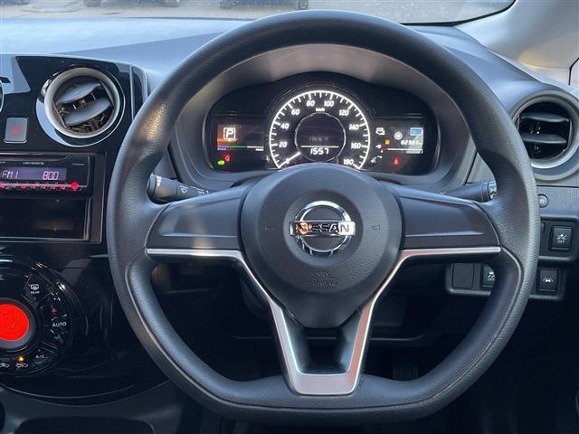 ノート ｅ－パワー　Ｂ　ＦＯＵＲ　４ＷＤ　社外オーディオ　ＣＤ／ＡＵＸ／ラジオ　デジタルインナーミラー　エマージェンシーブレーキ　レーンキープアシスト　オートマチックハイビーム　プッシュスタート　スマートキー　フロアマット（12枚目）