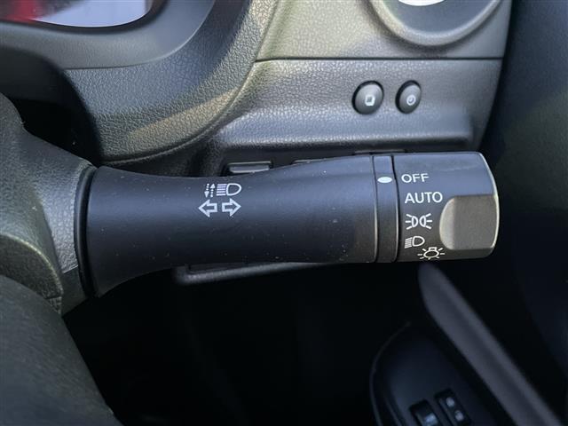 ノート ｅ－パワー　Ｂ　ＦＯＵＲ　４ＷＤ　社外オーディオ　ＣＤ／ＡＵＸ／ラジオ　デジタルインナーミラー　エマージェンシーブレーキ　レーンキープアシスト　オートマチックハイビーム　プッシュスタート　スマートキー　フロアマット（14枚目）