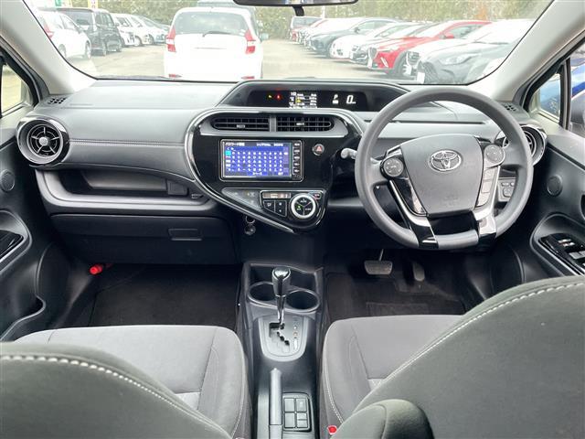 アクア Ｓ　スタイルブラック　純正ナビ　ワンセグ／ＢＴ／ＣＤ／ラジオ　バックカメラ　スタッドレスキャップ付積込　ステアリングスイッチ　トヨタセーフティセンス　レーンキープアシスト　オートマチックハイビーム　ＬＥＤライト（2枚目）