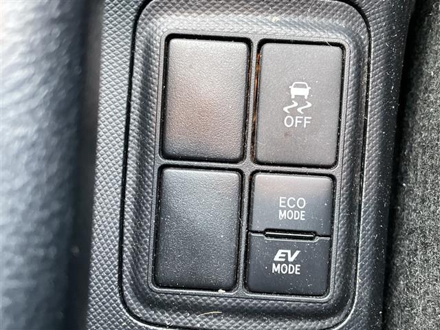 アクア Ｓ　スタイルブラック　純正ナビ　ワンセグ／ＢＴ／ＣＤ／ラジオ　バックカメラ　スタッドレスキャップ付積込　ステアリングスイッチ　トヨタセーフティセンス　レーンキープアシスト　オートマチックハイビーム　ＬＥＤライト（6枚目）