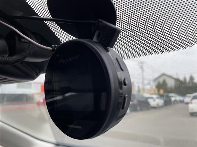 ノート e-パワー X FOUR 4WD ドライブレコーダー 社外SDナビ ワンセグ/CD/BT/ラジオ バックカメラ エマージェンシーブレーキ レーンキープアシスト パーキングソナー スマートキー プッシュスタート(3枚目)