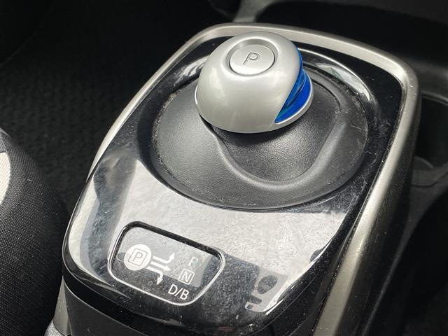 ノート e-パワー X FOUR 4WD ドライブレコーダー 社外SDナビ ワンセグ/CD/BT/ラジオ バックカメラ エマージェンシーブレーキ レーンキープアシスト パーキングソナー スマートキー プッシュスタート(9枚目)