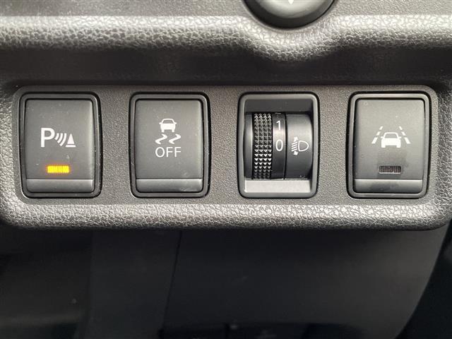 ノート e-パワー X FOUR 4WD ドライブレコーダー 社外SDナビ ワンセグ/CD/BT/ラジオ バックカメラ エマージェンシーブレーキ レーンキープアシスト パーキングソナー スマートキー プッシュスタート(12枚目)