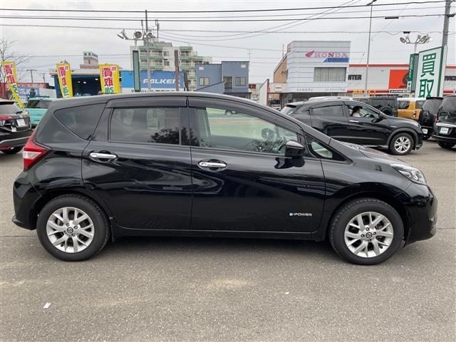 ノート e-パワー X FOUR 4WD ドライブレコーダー 社外SDナビ ワンセグ/CD/BT/ラジオ バックカメラ エマージェンシーブレーキ レーンキープアシスト パーキングソナー スマートキー プッシュスタート(33枚目)