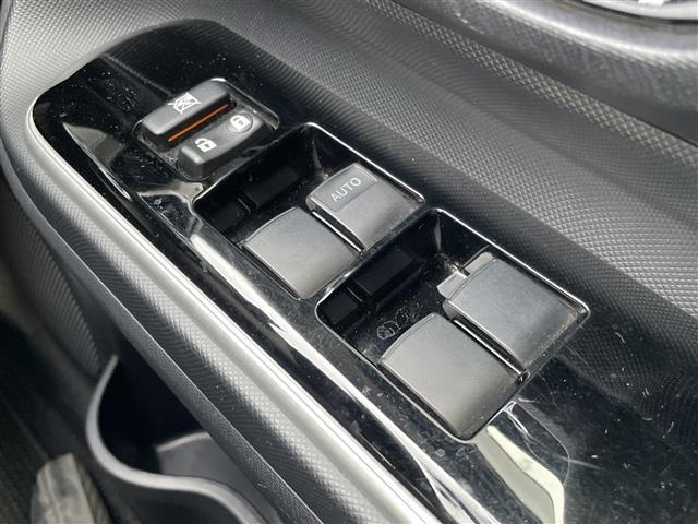 アクア Ｘ－アーバン　アルパイン製ＳＤナビ　フルセグ／ＣＤ／ＤＶＤ／ＢＴ／ＳＤ／ラジオ　バックカメラ　ドライブレコーダー　プッシュスタート　スマートキー　寒冷地仕様　ワイパーデアイサー　ハーフレザーシート（17枚目）