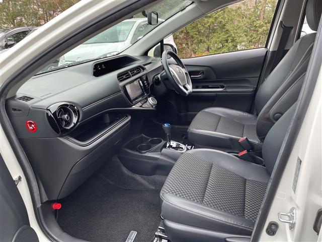 アクア Ｘ－アーバン　アルパイン製ＳＤナビ　フルセグ／ＣＤ／ＤＶＤ／ＢＴ／ＳＤ／ラジオ　バックカメラ　ドライブレコーダー　プッシュスタート　スマートキー　寒冷地仕様　ワイパーデアイサー　ハーフレザーシート（22枚目）