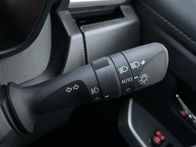 ルーミー カスタムG 4WD 純正SDナビ フルセグ/CD/DVD/BT/ラジオ 全方位カメラ 純正エンジンスターター フロントシートヒーター 両側パワースライドドア スマートアシスト オートクルーズコントロール(8枚目)