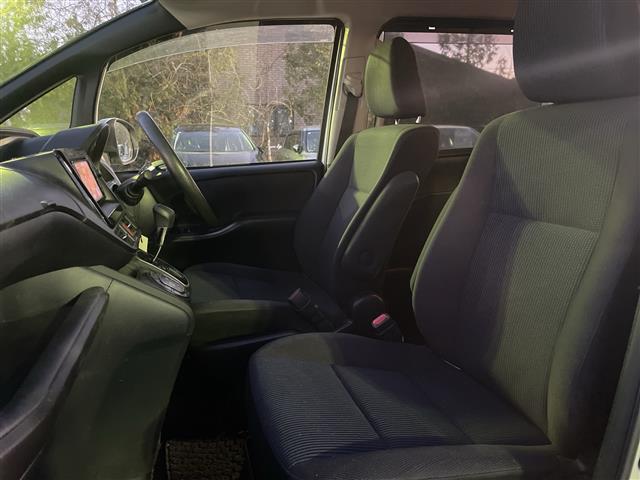 ノア X 純正ナビ(AM,FM,BT,フルセグTV,SD,CD,DVD) 両側パワースライドドア ETC スロープボタン アイドリングストップ 積込冬タイヤ エコモードボタン オートライト バックカメラ(23枚目)