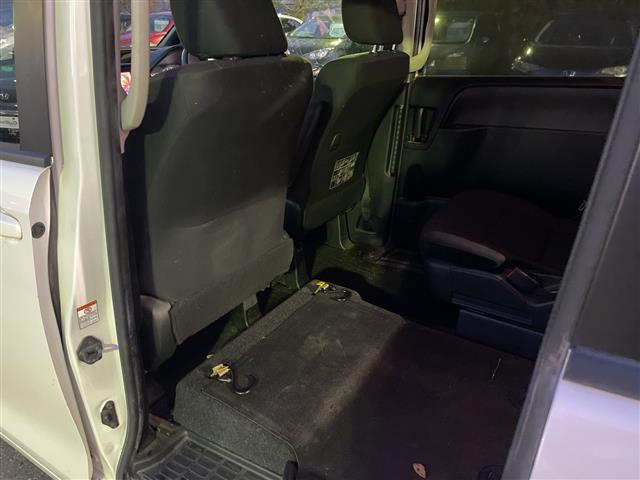 ノア X 純正ナビ(AM,FM,BT,フルセグTV,SD,CD,DVD) 両側パワースライドドア ETC スロープボタン アイドリングストップ 積込冬タイヤ エコモードボタン オートライト バックカメラ(26枚目)