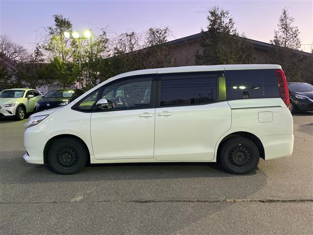 ノア X 純正ナビ(AM,FM,BT,フルセグTV,SD,CD,DVD) 両側パワースライドドア ETC スロープボタン アイドリングストップ 積込冬タイヤ エコモードボタン オートライト バックカメラ(33枚目)