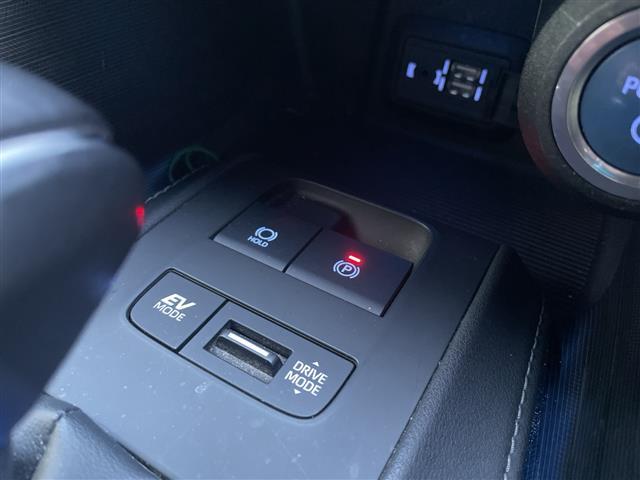 ハリアーハイブリッド Ｚ　レザーパッケージ　ＪＢＬ純正ナビ（ＦＭ、ＡＭ、ＢＴ、フルセグＴＶ）　クルーズコントロール　積込夏タイヤ　ＥＴＣ２．０　ステアリングヒーター　コーナーセンサー　シートヒーター前席　電動リアゲート　オートハイビーム（10枚目）