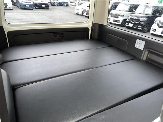 ハイエースバン 　ＫＥＮＷＯＯＤ製ＳＤメモリーナビ　バックカメラ　ベッドキット　ＥＴＣ　フルセグＴＶ　ＢＡＲＢＥＲＯ製１７インチアルミホイール　フロントアンダースポイラー　ＣＤ／ＤＶＤ　Ｂｌｕｅｔｏｏｔｈ／ＵＳＢ（15枚目）