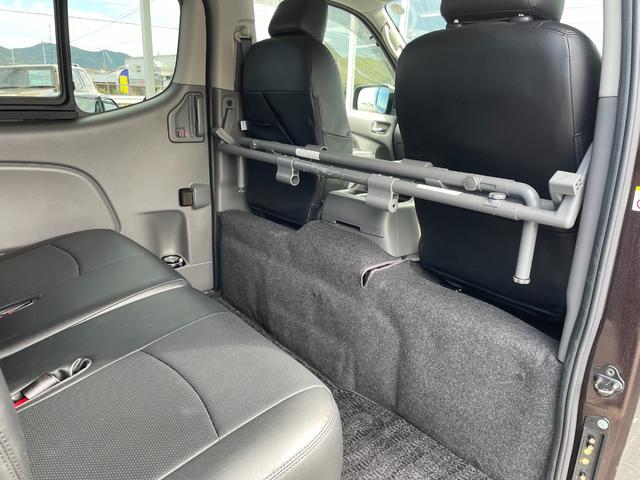 ＮＶ３５０キャラバンバン ロングプレミアムＧＸ　禁煙車　ワンオーナー　エマブレ　横滑り防止装置　ＬＥＤオートライト　社外ナビＴＶ　ビルトインＥＴＣ　ＡＡＣ　レザー調シートカバー付　社外１５インチＡＷスタッドレス　純正ＡＷタイヤ車載　スマートキー（13枚目）