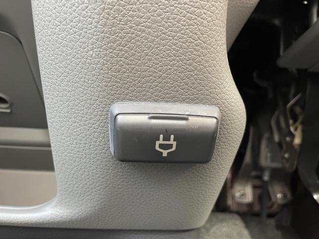 ＮＶ３５０キャラバンバン ロングプレミアムＧＸ　禁煙車　ワンオーナー　エマブレ　横滑り防止装置　ＬＥＤオートライト　社外ナビＴＶ　ビルトインＥＴＣ　ＡＡＣ　レザー調シートカバー付　社外１５インチＡＷスタッドレス　純正ＡＷタイヤ車載　スマートキー（24枚目）