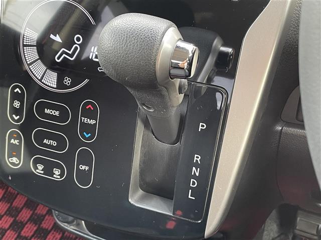 デイズ ハイウェイスター　Ｇ　純正ＳＤメモリーナビ　全方位カメラ　フルセグＴＶ　ＣＤ／ＤＶＤ／Ｂｌｕ－ｒａｙ　ＥＴＣ　Ｂｌｕｅｔｏｏｔｈ／ＵＳＢ　シートヒーター（Ｄ）　社外フロアマット　純正１５インチＡＷ　オートマチックハイビーム（10枚目）