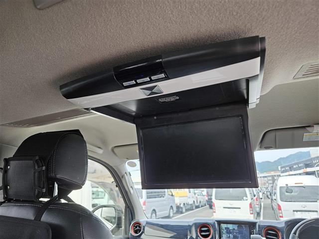 NV350キャラバンバン プレミアムGXロングブラックギア 禁煙車 アラウンドビューモニタ ドラレコ エマージェンシーブレーキ LEDオートライト 社外ナビ フルセグ 片側パワースライドドア 後席用モニタ スマートキー エンジンスイッチ 純正15インチAW(7枚目)