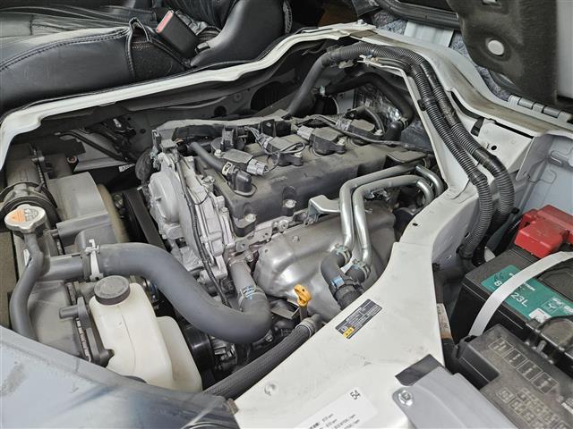 NV350キャラバンバン プレミアムGXロングブラックギア 禁煙車 アラウンドビューモニタ ドラレコ エマージェンシーブレーキ LEDオートライト 社外ナビ フルセグ 片側パワースライドドア 後席用モニタ スマートキー エンジンスイッチ 純正15インチAW(8枚目)