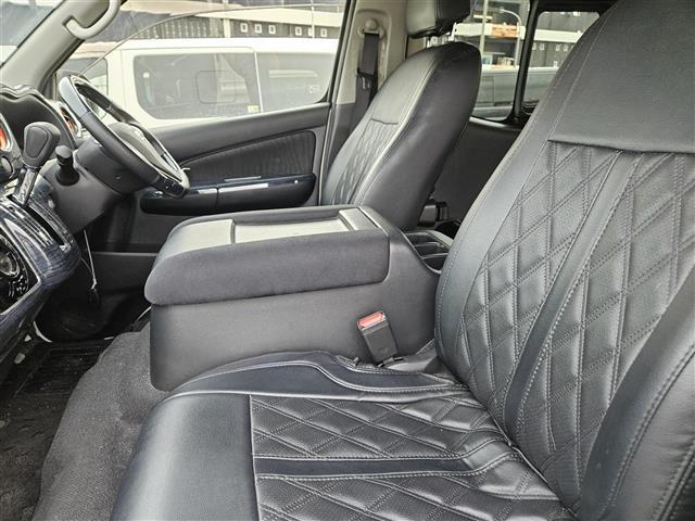 NV350キャラバンバン プレミアムGXロングブラックギア 禁煙車 アラウンドビューモニタ ドラレコ エマージェンシーブレーキ LEDオートライト 社外ナビ フルセグ 片側パワースライドドア 後席用モニタ スマートキー エンジンスイッチ 純正15インチAW(25枚目)