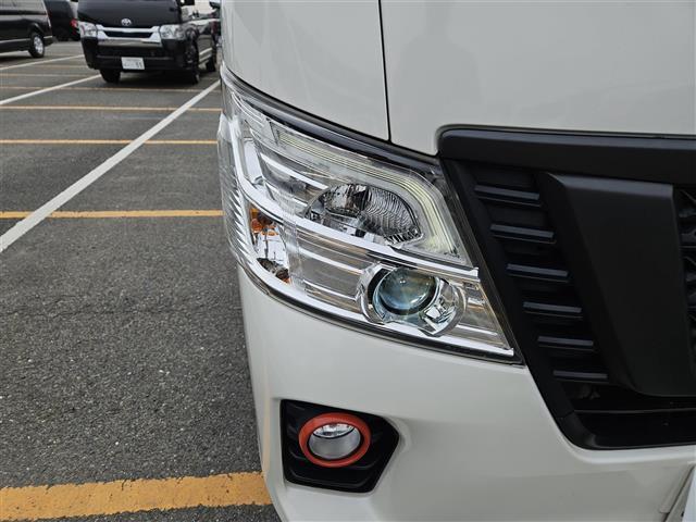 NV350キャラバンバン プレミアムGXロングブラックギア 禁煙車 アラウンドビューモニタ ドラレコ エマージェンシーブレーキ LEDオートライト 社外ナビ フルセグ 片側パワースライドドア 後席用モニタ スマートキー エンジンスイッチ 純正15インチAW(29枚目)