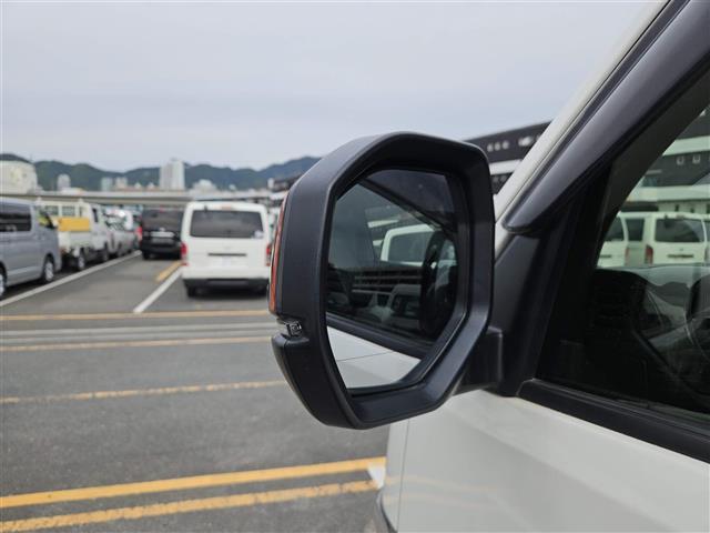 NV350キャラバンバン プレミアムGXロングブラックギア 禁煙車 アラウンドビューモニタ ドラレコ エマージェンシーブレーキ LEDオートライト 社外ナビ フルセグ 片側パワースライドドア 後席用モニタ スマートキー エンジンスイッチ 純正15インチAW(30枚目)