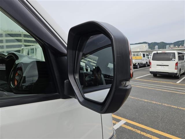 NV350キャラバンバン プレミアムGXロングブラックギア 禁煙車 アラウンドビューモニタ ドラレコ エマージェンシーブレーキ LEDオートライト 社外ナビ フルセグ 片側パワースライドドア 後席用モニタ スマートキー エンジンスイッチ 純正15インチAW(31枚目)