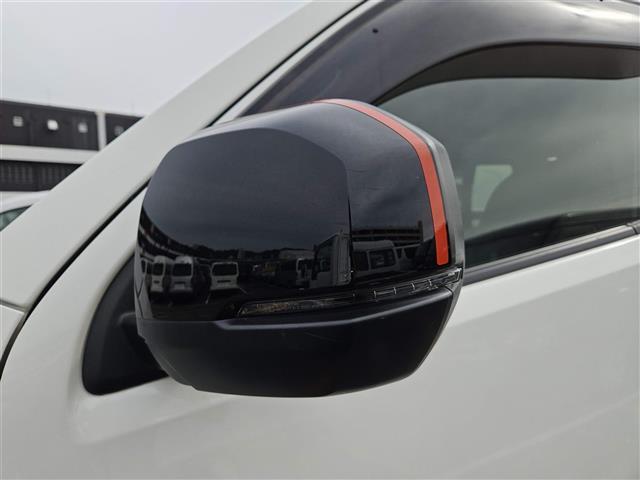 NV350キャラバンバン プレミアムGXロングブラックギア 禁煙車 アラウンドビューモニタ ドラレコ エマージェンシーブレーキ LEDオートライト 社外ナビ フルセグ 片側パワースライドドア 後席用モニタ スマートキー エンジンスイッチ 純正15インチAW(33枚目)