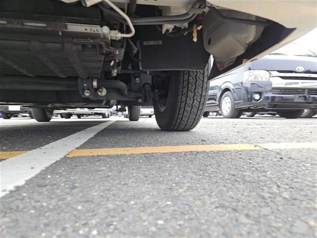 NV350キャラバンバン プレミアムGXロングブラックギア 禁煙車 アラウンドビューモニタ ドラレコ エマージェンシーブレーキ LEDオートライト 社外ナビ フルセグ 片側パワースライドドア 後席用モニタ スマートキー エンジンスイッチ 純正15インチAW(36枚目)