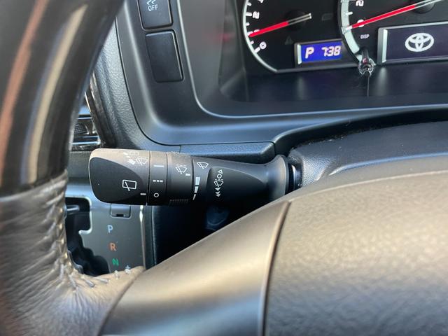 ハイエースバン スーパーGL ダーク プライムII 禁煙車 バックカメラ ドラレコ 衝突被害軽減 車線逸脱防止支援 LEDヘッドランプ オートライト 純正ナビ 両側パワスラ ビルトインETC2.0 ハーフレザーシート 社外15インチAW スマートキー(3枚目)