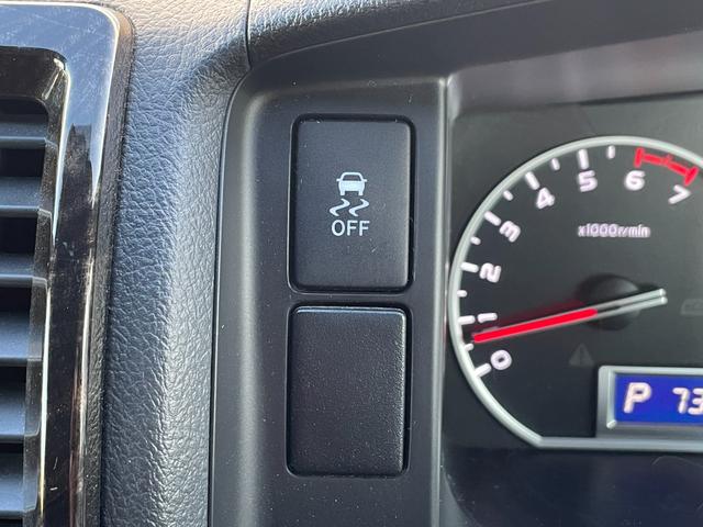 ハイエースバン スーパーGL ダーク プライムII 禁煙車 バックカメラ ドラレコ 衝突被害軽減 車線逸脱防止支援 LEDヘッドランプ オートライト 純正ナビ 両側パワスラ ビルトインETC2.0 ハーフレザーシート 社外15インチAW スマートキー(7枚目)