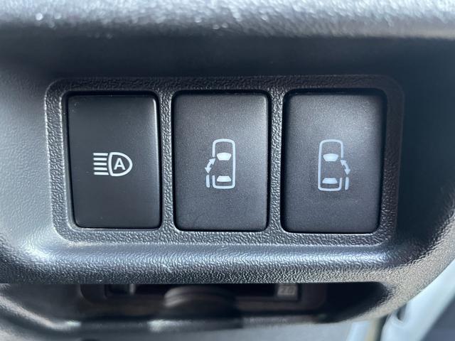 ハイエースバン スーパーGL ダーク プライムII 禁煙車 バックカメラ ドラレコ 衝突被害軽減 車線逸脱防止支援 LEDヘッドランプ オートライト 純正ナビ 両側パワスラ ビルトインETC2.0 ハーフレザーシート 社外15インチAW スマートキー(19枚目)