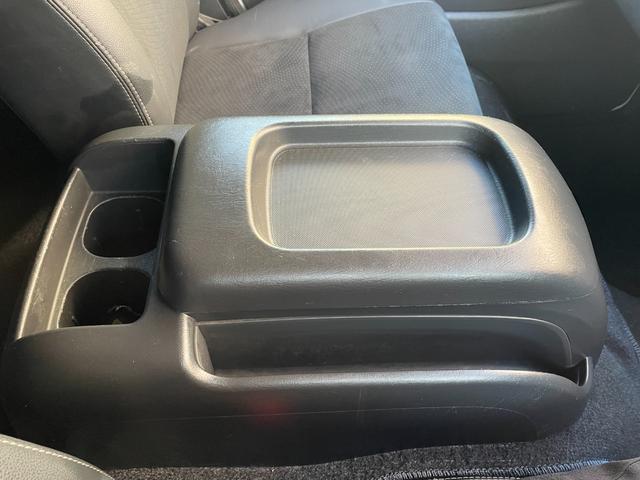 ハイエースバン スーパーGL ダーク プライムII 禁煙車 バックカメラ ドラレコ 衝突被害軽減 車線逸脱防止支援 LEDヘッドランプ オートライト 純正ナビ 両側パワスラ ビルトインETC2.0 ハーフレザーシート 社外15インチAW スマートキー(26枚目)