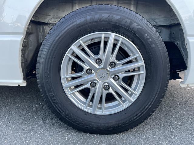 ハイエースバン スーパーGL ダーク プライムII 禁煙車 バックカメラ ドラレコ 衝突被害軽減 車線逸脱防止支援 LEDヘッドランプ オートライト 純正ナビ 両側パワスラ ビルトインETC2.0 ハーフレザーシート 社外15インチAW スマートキー(46枚目)