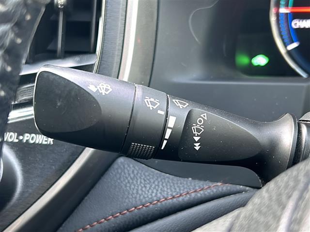 クラウンハイブリッド アスリートＳ　純正ナビ　バックカメラ　Ｂｌｕｅｔｏｏｔｈ　フルセグＴＶ　レザーシート　シートヒーター　エアーシート　パワーシート　クルーズコントロール　ＥＴＣ　前後ドラレコ　前後コーナーセンサー　ハンドルヒーター（5枚目）