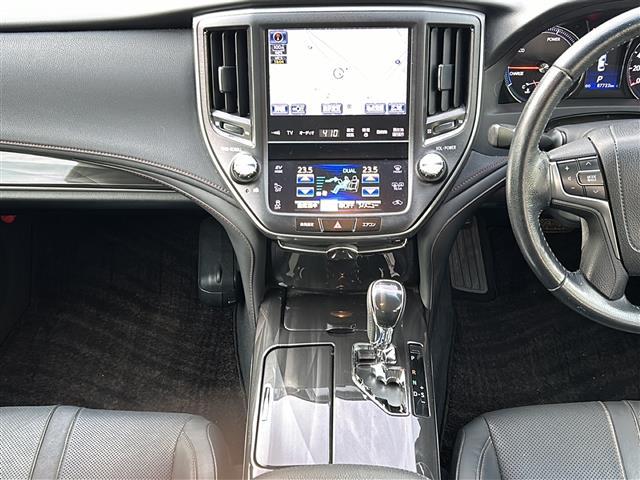 クラウンハイブリッド アスリートＳ　純正ナビ　バックカメラ　Ｂｌｕｅｔｏｏｔｈ　フルセグＴＶ　レザーシート　シートヒーター　エアーシート　パワーシート　クルーズコントロール　ＥＴＣ　前後ドラレコ　前後コーナーセンサー　ハンドルヒーター（9枚目）