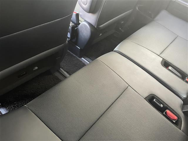 エスクァイア ハイブリッドＧｉ　純正ナビ　フルセグテレビ　ＤＶＤ再生　Ｂｌｕｅｔｏｏｔｈ接続　ＤＳＲＣ　バックカメラ　フリップダウンモニター　両側電動スライドドア　合成皮革シート　ドライブレコーダー　スマートキー　クルーズコン（31枚目）