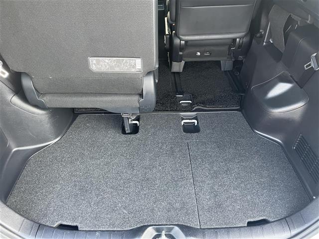 エスクァイア ハイブリッドＧｉ　純正ナビ　フルセグテレビ　ＤＶＤ再生　Ｂｌｕｅｔｏｏｔｈ接続　ＤＳＲＣ　バックカメラ　フリップダウンモニター　両側電動スライドドア　合成皮革シート　ドライブレコーダー　スマートキー　クルーズコン（34枚目）