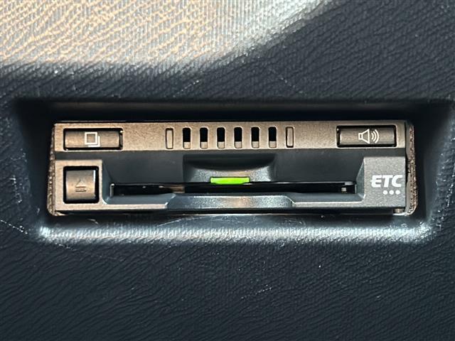 アクア Ｓスタイルブラック　純正ナビ　バックカメラ　Ｂｌｕｅｔｏｏｔｈ　ワンセグＴＶ　前ドラレコ　ＥＴＣ　ＣＤ　ＤＶＤ　前後ソナー　オートハイビーム　社外アルミホイール　ＬＥＤヘッドライト　プッシュスタート（12枚目）