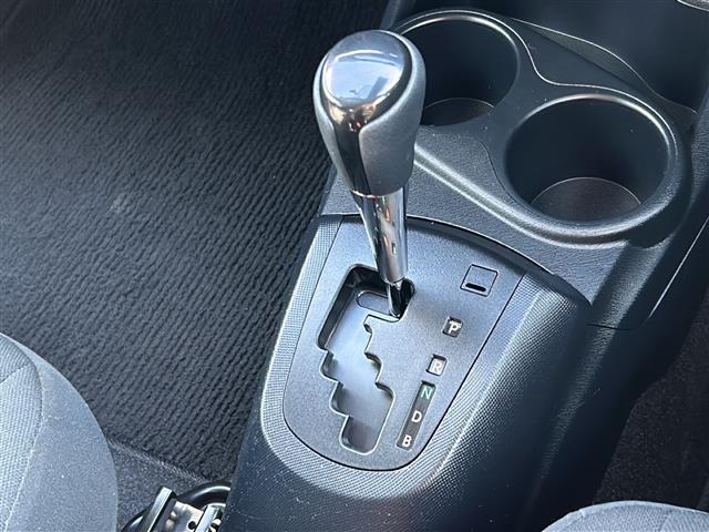 アクア Ｓスタイルブラック　純正ナビ　バックカメラ　Ｂｌｕｅｔｏｏｔｈ　ワンセグＴＶ　前ドラレコ　ＥＴＣ　ＣＤ　ＤＶＤ　前後ソナー　オートハイビーム　社外アルミホイール　ＬＥＤヘッドライト　プッシュスタート（13枚目）