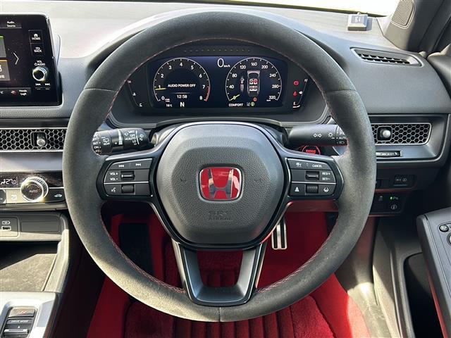 シビック タイプＲ　純正リアウィング　デジタルインナーミラー　無限シフトノブ　ドライブレコーダー　ワンオーナー　取扱説明書　Ｂｌｕｅｔｏｏｔｈ　ワンセグＴＶ　バックカメラ　純正アルミホイール（5枚目）