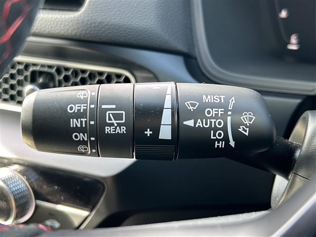 シビック タイプＲ　純正リアウィング　デジタルインナーミラー　無限シフトノブ　ドライブレコーダー　ワンオーナー　取扱説明書　Ｂｌｕｅｔｏｏｔｈ　ワンセグＴＶ　バックカメラ　純正アルミホイール（6枚目）