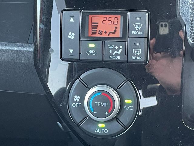 ウェイク ＧターボリミテッドＳＡＩＩＩ　禁煙車　ワンオーナー　全方位モニター　ドラレコ　エマブレ　車線逸脱警報　誤発進抑制　ＬＥＤヘッドランプ　純正８型ナビ　両側パワスラ　革調シートカバー　純正１５インチＡＷ　スマートキー　エンジンスイッチ（11枚目）