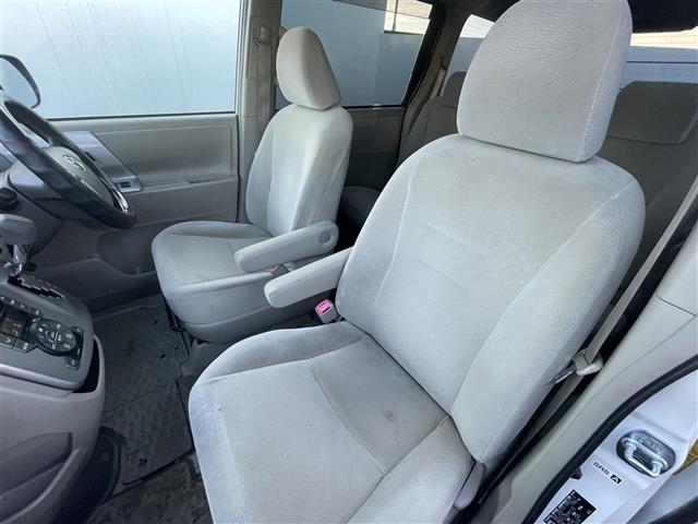 ノア Ｘ　スペシャルエディション　ＨＩＤヘッドライト　後席モニター　両側電動スライド　オートライト（32枚目）