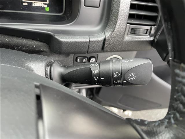 ハイエースバン スーパーＧＬ　ダーク　プライムＩＩ　アルパインナビ　全方位カメラ　フルセグテレビ　ＤＶＤ再生機能　アルパインフリップダウンモニター　Ｂｌｕｅｔｏｏｔｈ　ＨＤＭＩ　ＵＳＢ　ＡＣ１００Ｖ　純正ＬＥＤヘッドライト　コムテックドライブレコーダー（7枚目）